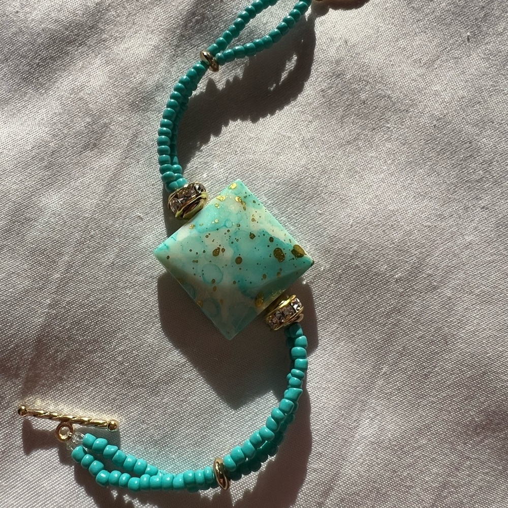 Turquoise and Gold Beaded Bracelet
